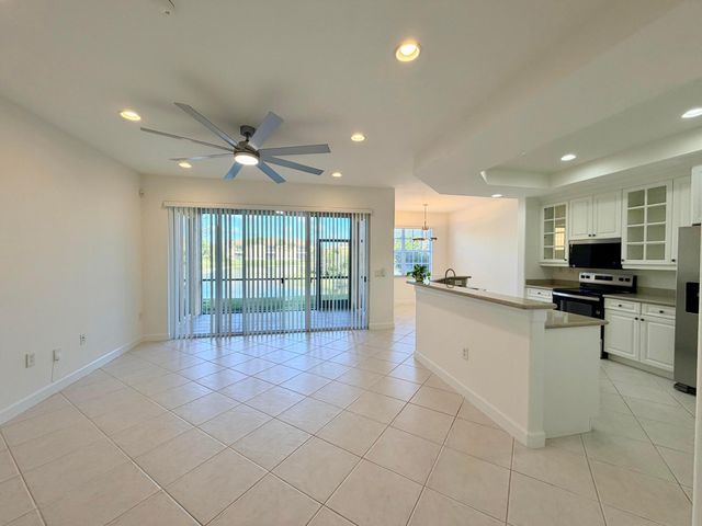 8290 NW 128th Lane 38-b, Parkland, FL 33076