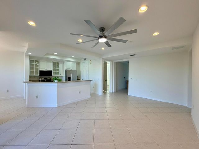 8290 NW 128th Lane 38-b, Parkland, FL 33076