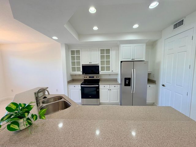 8290 NW 128th Lane 38-b, Parkland, FL 33076