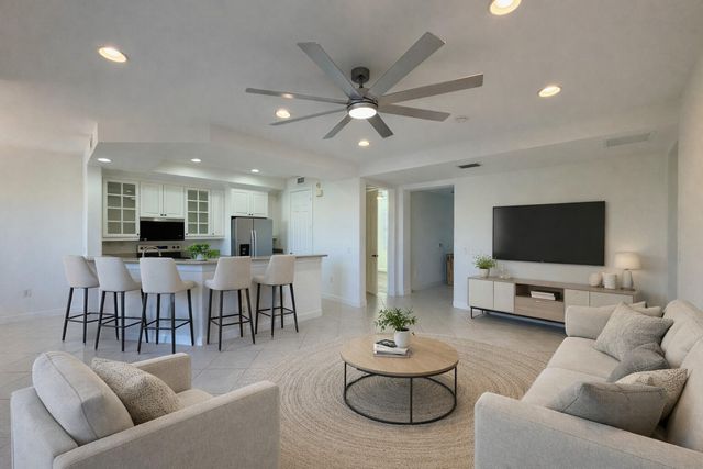 8290 NW 128th Lane 38-b, Parkland, FL 33076