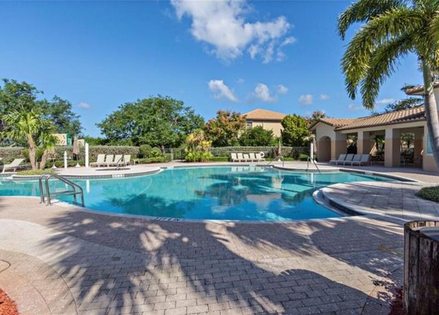 8290 NW 128th Lane 38-b, Parkland, FL 33076