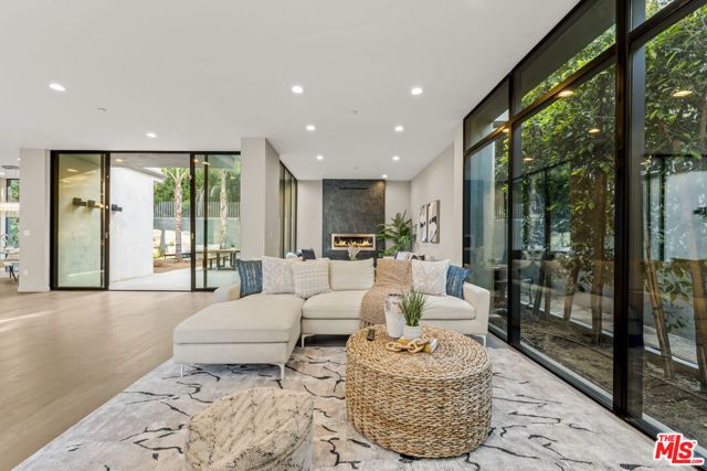 1847 Coldwater Canyon Drive, Beverly Hills, CA 90210