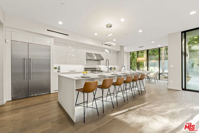 1847 Coldwater Canyon Drive, Beverly Hills, CA 90210