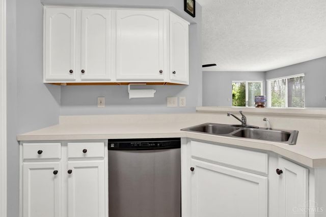 5884 Stonebridge Circle, Miami Twp, OH 45150
