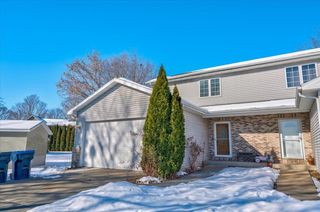 203 Cody Circle #203, Marshall, WI 53559