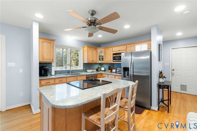 14202 Cove Ridge Ct, Midlothian, VA 23112