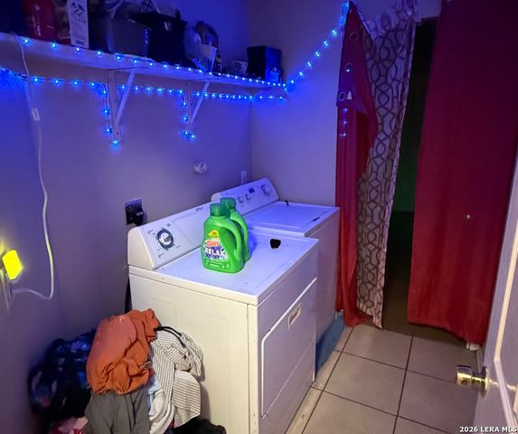 370 N San Gabriel Ave, San Antonio, TX 78237