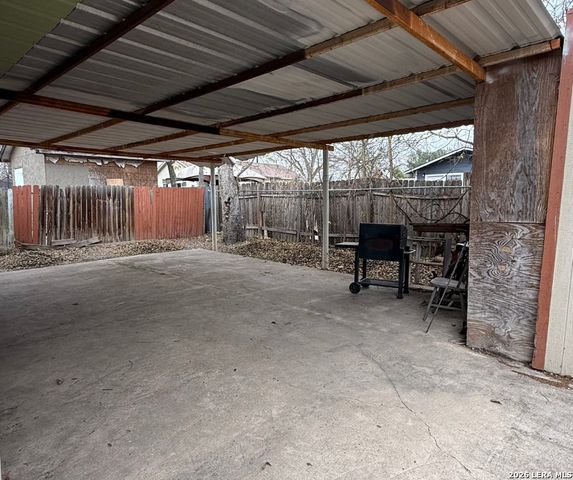 370 N San Gabriel Ave, San Antonio, TX 78237