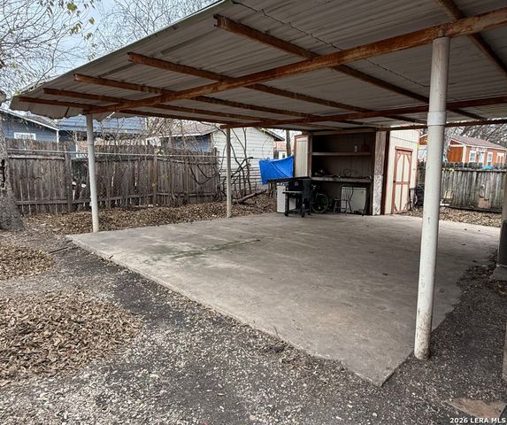 370 N San Gabriel Ave, San Antonio, TX 78237