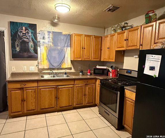 370 N San Gabriel Ave, San Antonio, TX 78237