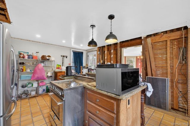 611 Peekskill Hollow Road, Putnam Valley, NY 10579