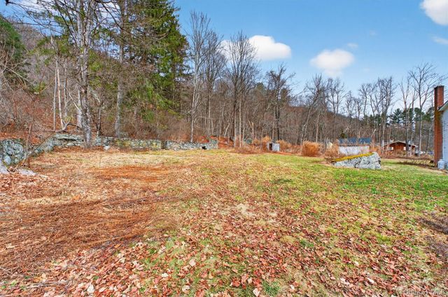 611 Peekskill Hollow Road, Putnam Valley, NY 10579