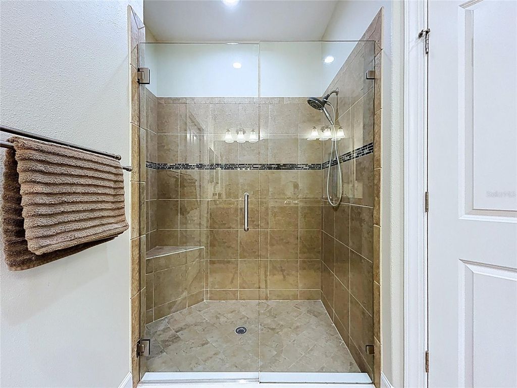 Image 22 of property listing at 5102 SAVONA RUN, Bradenton, FL 34211
