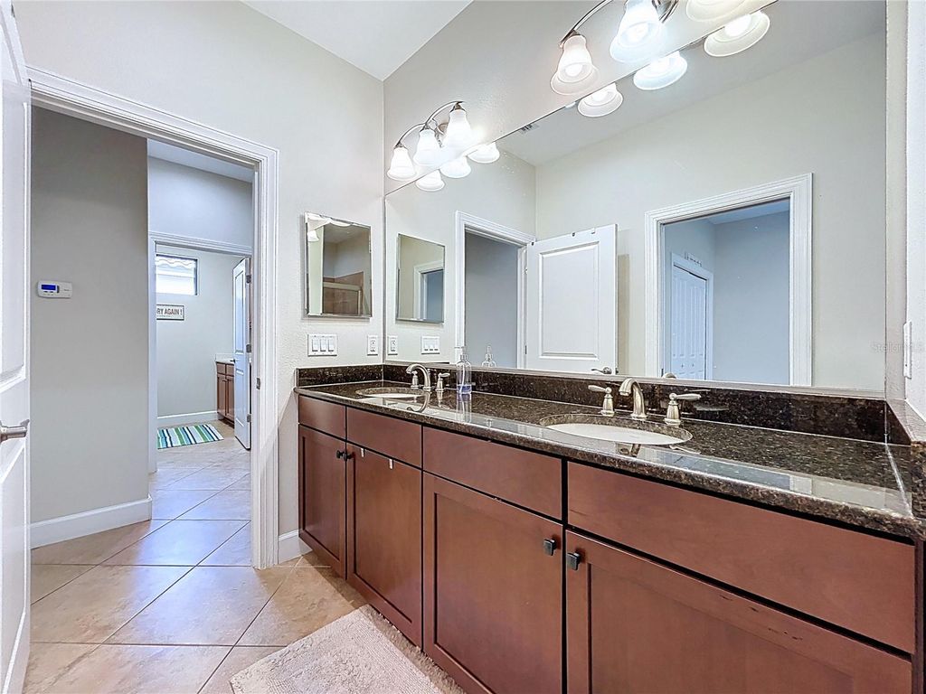 Image 29 of property listing at 5102 SAVONA RUN, Bradenton, FL 34211
