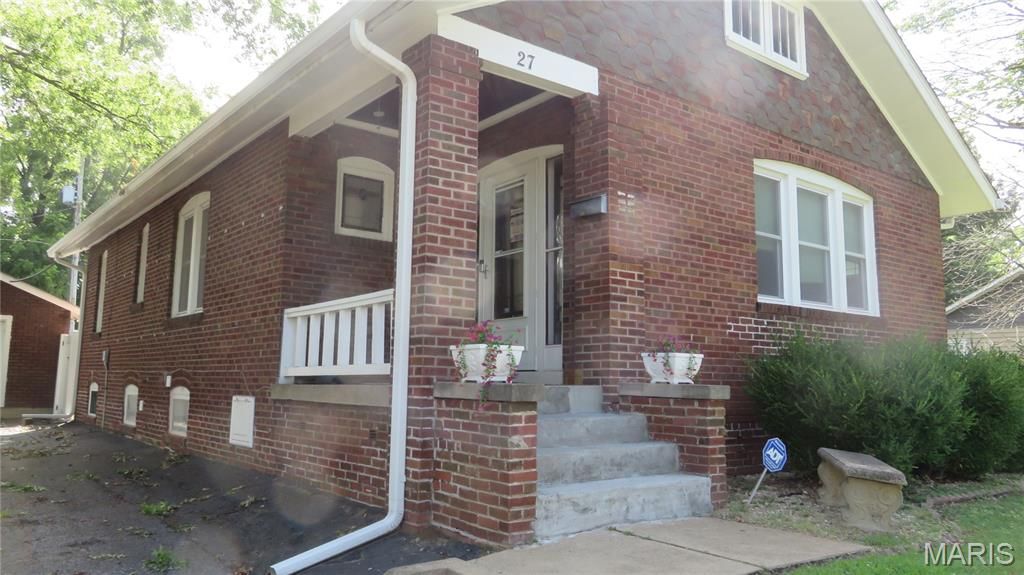 27 Lucinda Avenue, Belleville, IL 62221