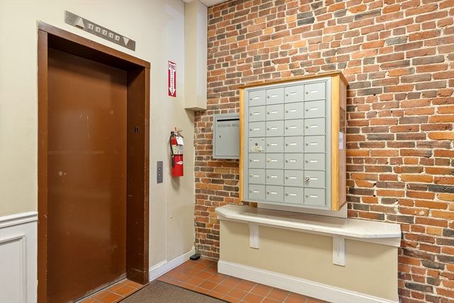 46 Washington St 303, Haverhill, MA 01830