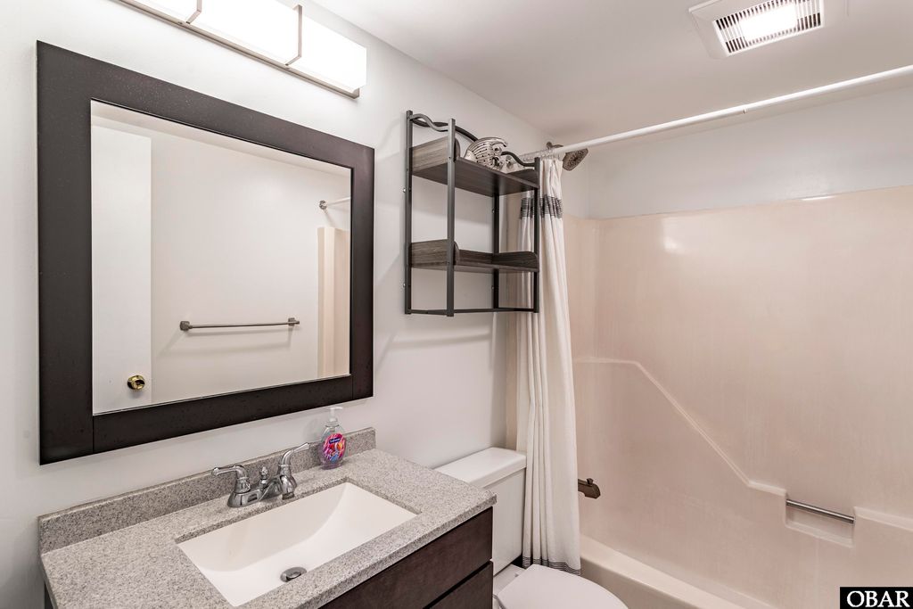Image 18 of property listing at 1801 S Virginia Dare Trail Unit #7, Kill Devil Hills, NC 27948