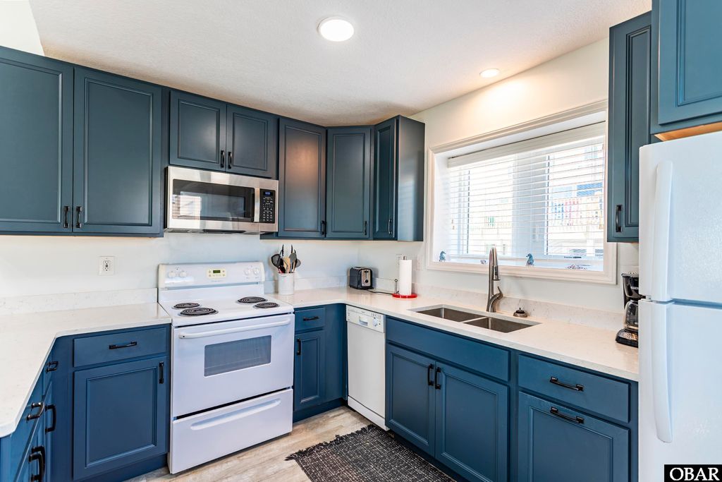 Image 4 of property listing at 1801 S Virginia Dare Trail Unit #7, Kill Devil Hills, NC 27948