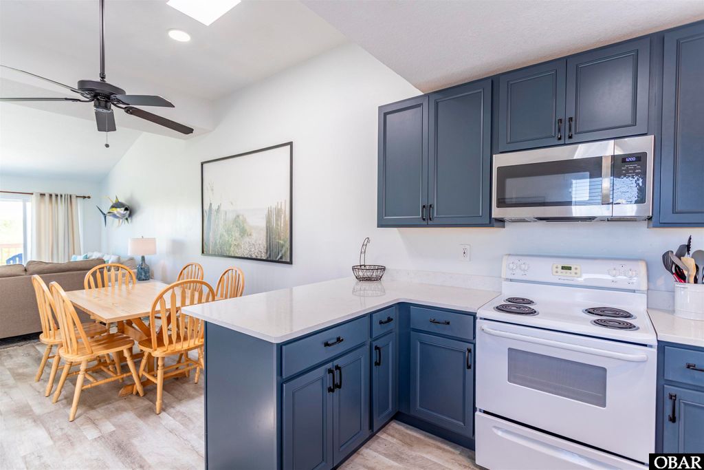 Image 5 of property listing at 1801 S Virginia Dare Trail Unit #7, Kill Devil Hills, NC 27948