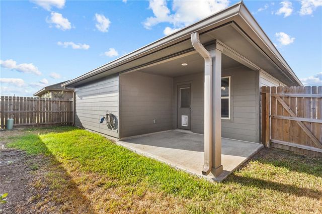 7618 Cowboy Trail Lane, Corpus Christi, TX 78413