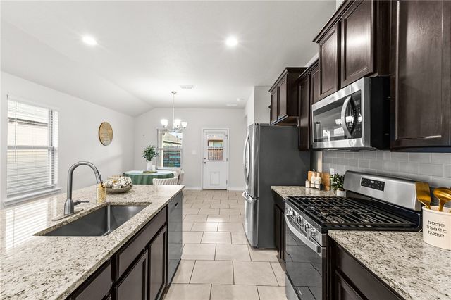 7618 Cowboy Trail Lane, Corpus Christi, TX 78413