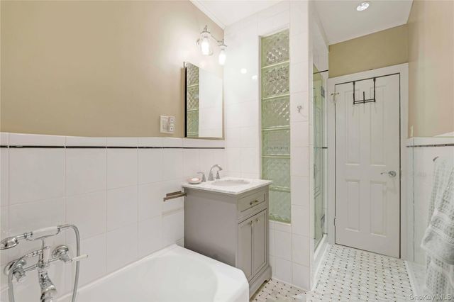 94-11 69th Avenue 102, Forest Hills, NY 11375