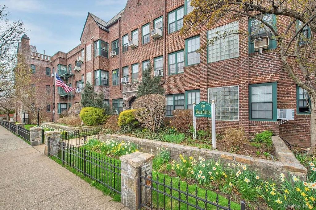 94-11 69th Avenue 102, Forest Hills, NY 11375