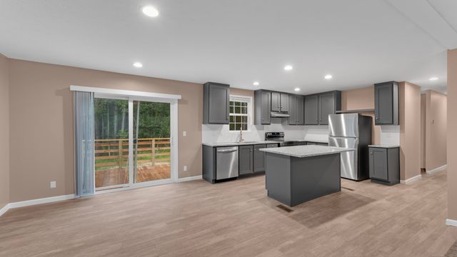 380 Dike Road, Bonneau, SC 29431