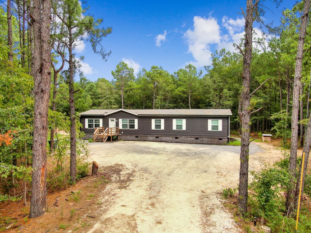 380 Dike Road, Bonneau, SC 29431