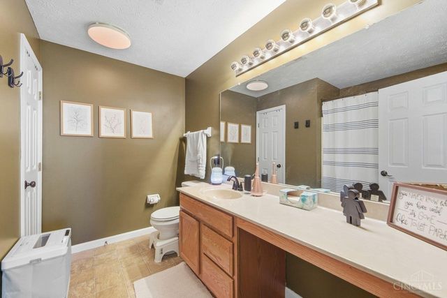 1194 Bugle Bluff Court, Lebanon, OH 45036