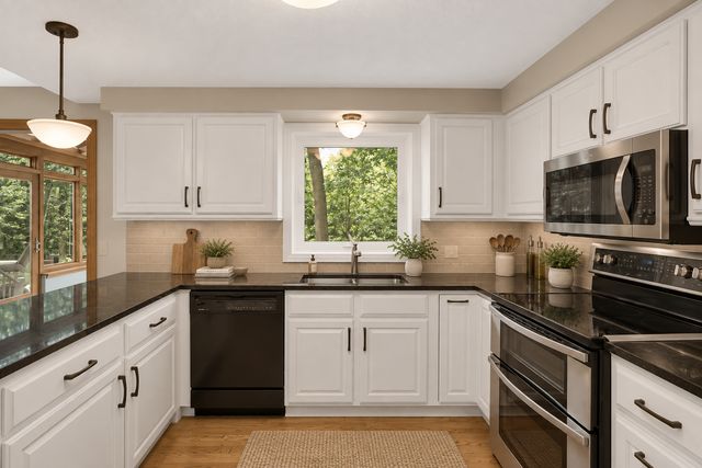 14985 Ironwood Court, Eden Prairie, MN 55346