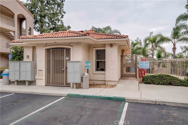1010 La Terraza 206, Corona, CA 92879