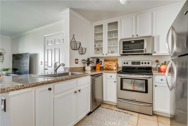 1010 La Terraza 206, Corona, CA 92879