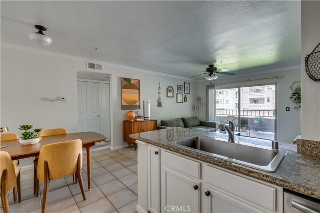 1010 La Terraza 206, Corona, CA 92879