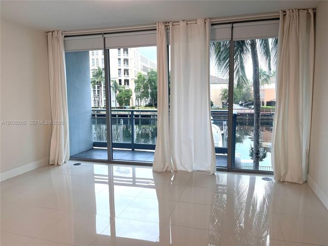 2950 NE 188th St 108, Aventura, FL 33180