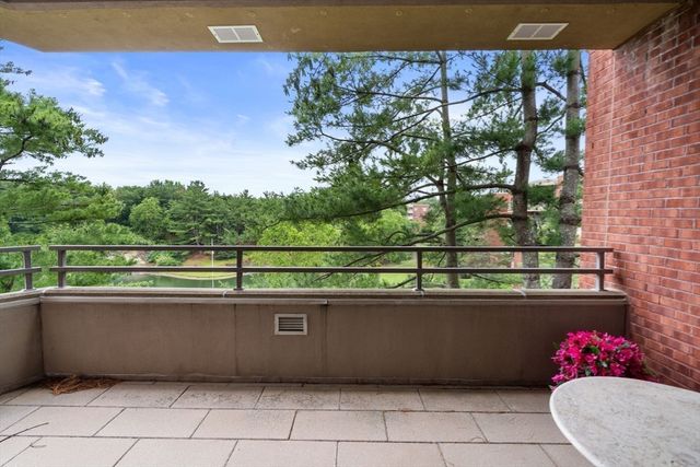 99 Florence 20-4B, Newton, MA 02467