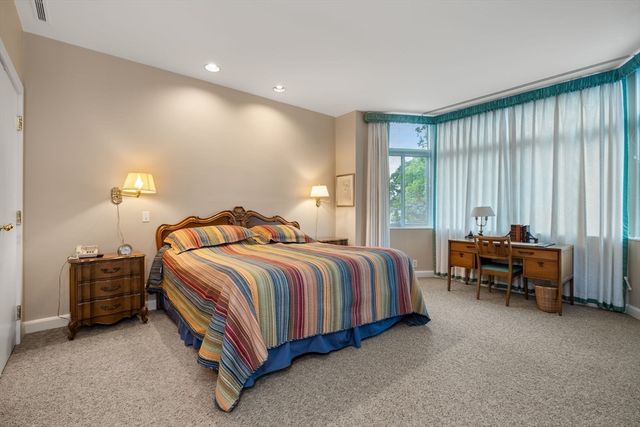 99 Florence 20-4B, Newton, MA 02467
