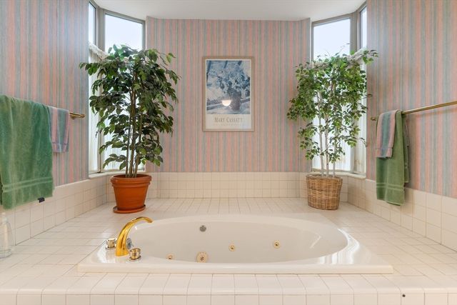99 Florence 20-4B, Newton, MA 02467