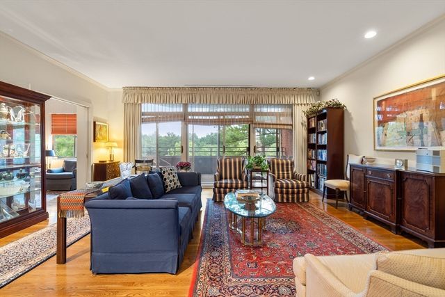 99 Florence 20-4B, Newton, MA 02467