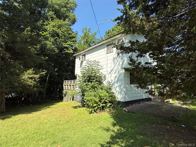 3 Galveston Drive, Monroe, NY 10950