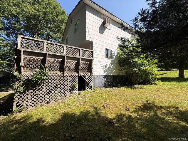 3 Galveston Drive, Monroe, NY 10950