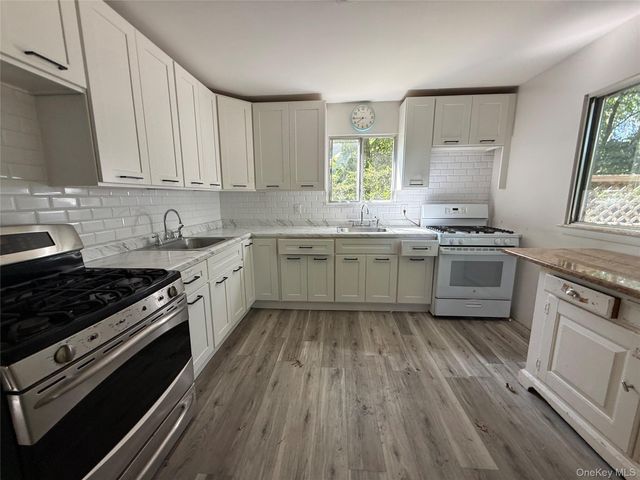 3 Galveston Drive, Monroe, NY 10950
