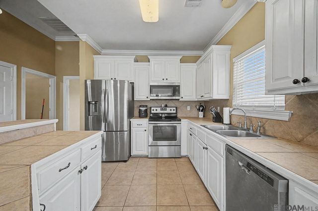 11374 Juban Parc Ave, Denham Springs, LA 70726