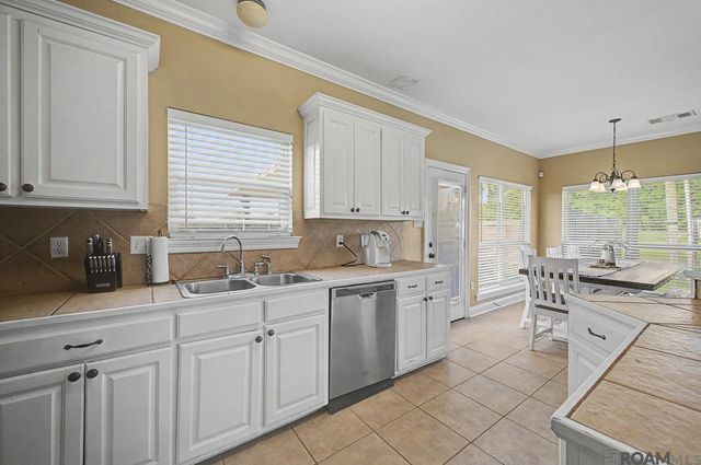 11374 Juban Parc Ave, Denham Springs, LA 70726