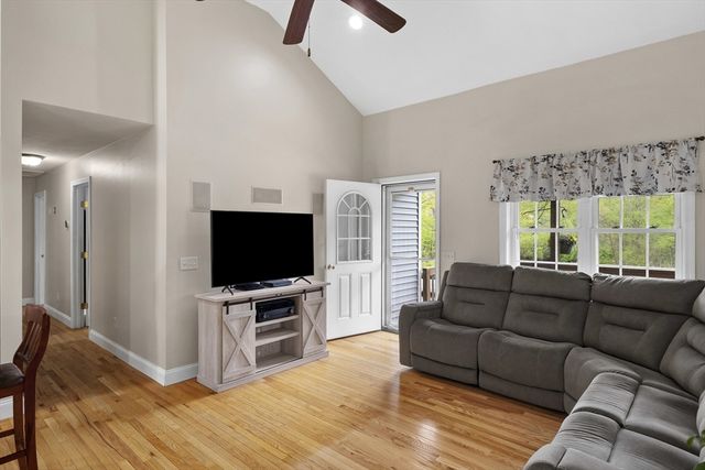 352 Durfee St, Southbridge, MA 01550