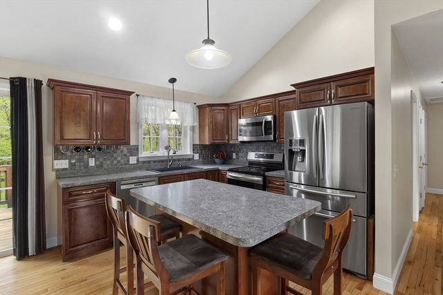 352 Durfee St, Southbridge, MA 01550