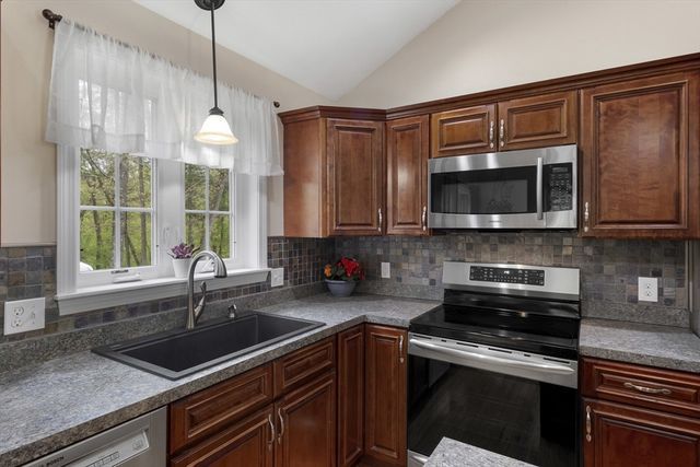 352 Durfee St, Southbridge, MA 01550
