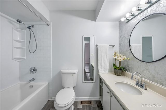 764 Gloucester Drive 764, Elk Grove Village, IL 60007