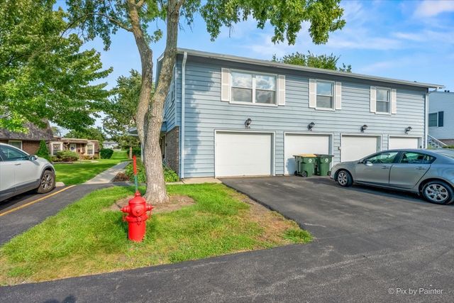 764 Gloucester Drive 764, Elk Grove Village, IL 60007