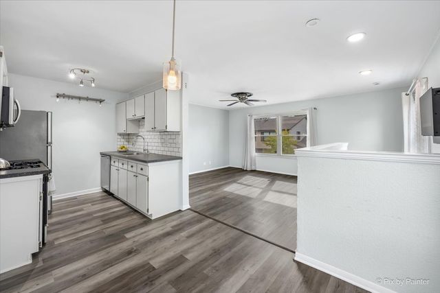 764 Gloucester Drive 764, Elk Grove Village, IL 60007